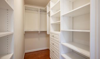 4113 S FOUR MILE RUN Dr #404, Arlington, VA 22204