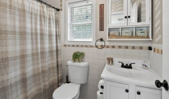 16 Clover Ln, Alloway, NJ 07418