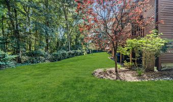76 Pape Dr, Atlantic Highlands, NJ 07716