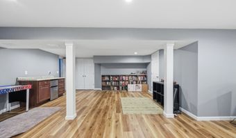 575 Garfield Ave, Belford, NJ 07718