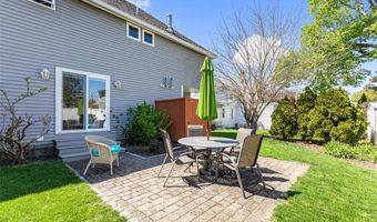 15 Shore Dr, Barrington, RI 02806