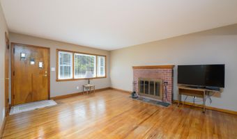 570 Garfield Ave, Belford, NJ 07718