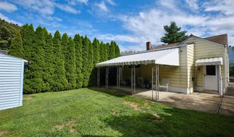 101 Hampton Ave, Albertson, NY 11507
