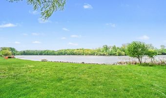 937 Riverview Dr, Alma, MI 48801