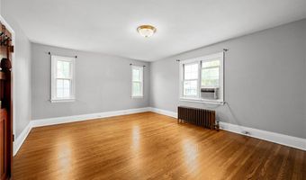 68 Bondcroft Dr, Amherst, NY 14226