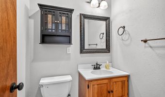 134 W College St, Aurora, MO 65605