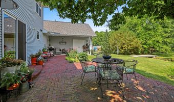 N254 MEADOWBREEZE Court, Appleton, WI 54915