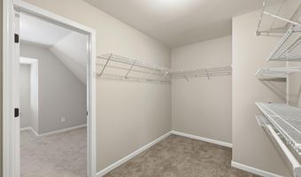 107 Walkabout Dr, Aberdeen, NC 28315