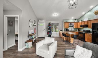 110 Farrar Dr, Aurora, IN 47001