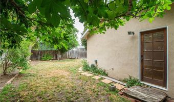 17420 Collins St, Encino, CA 91316