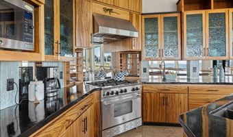 108 SEA CLIFF Ter, Brookings, OR 97415