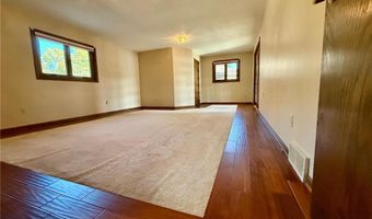 146 Washington Ave, Alden, MN 56009