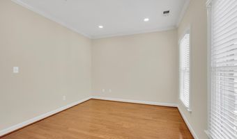 1818 POTOMAC GREENS Dr, Alexandria, VA 22314