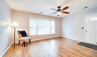 706 W GLEBE Rd, Alexandria, VA 22305