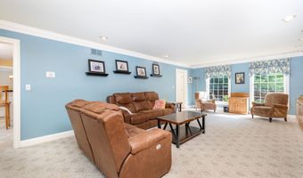 56 Larkspur Ln, Bristol, CT 06010