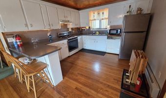54 Slocum St, Acushnet, MA 02743