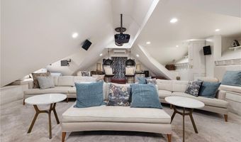 4 Hunter Ave, Newport, RI 02840