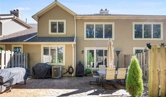 133 Ambleside Way, Amherst, OH 44001