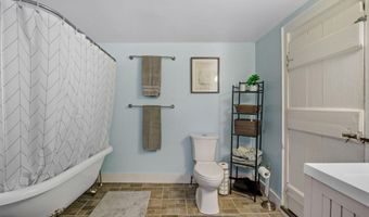1612 W Glenville Rd, Amsterdam, NY 12010