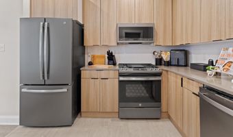 102 S Ocean Ave, Atlantic City, NJ 08401