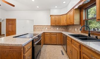 1000 N Kuney St, Abilene, KS 67410