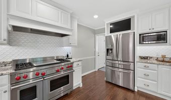 1751 Warmington Ct, Ballwin, MO 63021
