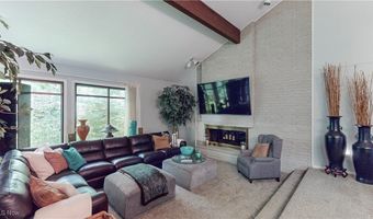 686-20 Fairington Ln, Aurora, OH 44202