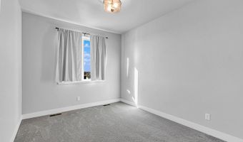 5106 SULLIVAN St, Cheyenne, WY 82009