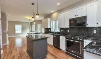 6 Eagle Perch Dr 14, Boscawen, NH 03303