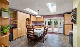 2140 N Valley View Rd, Ashland, OR 97520
