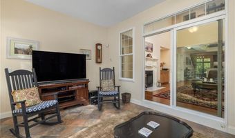 315 Old River Rd 6, Lincoln, RI 02838