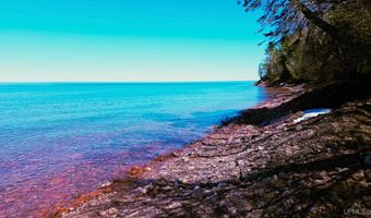 6856 Five Mile Pt, Allouez, MI 49805