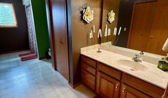 640 LAURISA Ln, Antigo, WI 54409
