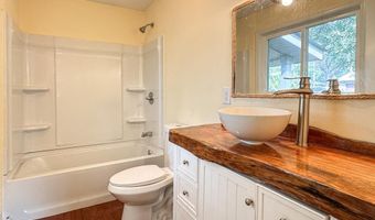 222 Ave D, Apalachicola, FL 32320