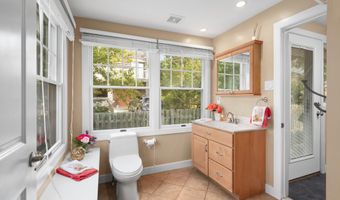 17 E 14TH St, Barnegat Light, NJ 08006