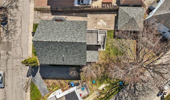 20 Summer St, Newport, RI 02840