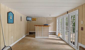 379 Shallowford Dr, Boiling Springs, SC 29316