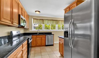 10228 FARNHAM Dr, Bethesda, MD 20814