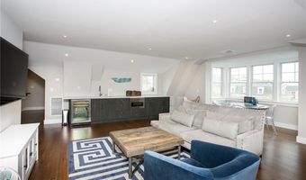 25 Dearborn St 2, Newport, RI 02840