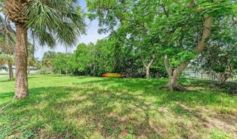 136 CRESCENT Dr, Anna Maria, FL 34216