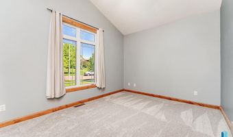 1817 W Ashton Trl, Brandon, SD 57005