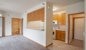 907 7th Ave SE 1, Altoona, IA 50009
