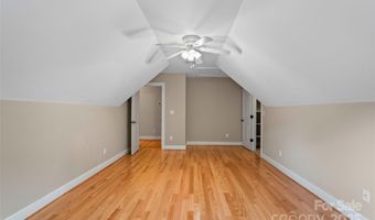 103 Village Pointe Ln, Asheville, NC 28803