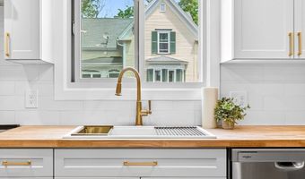 148 Center St, Ashburnham, MA 01430