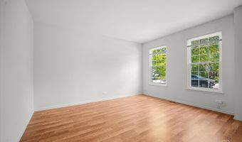 750 Majestic Dr, Algonquin, IL 60102
