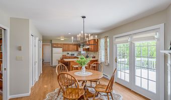 3 Red Barn Ln, Brookfield, CT 06804