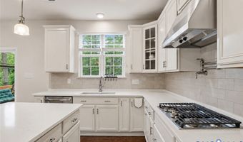 10122 Cameron Ridge Dr, Ashland, VA 23005