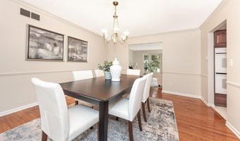 5521 Lohr Lake Dr, Ann Arbor, MI 48108