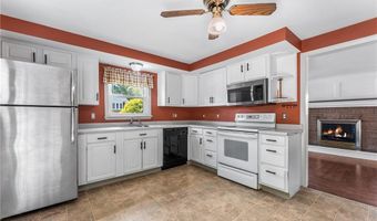 65 Redland Ave, East Providence, RI 02916