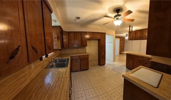 257 N 9th St, Aransas Pass, TX 78336